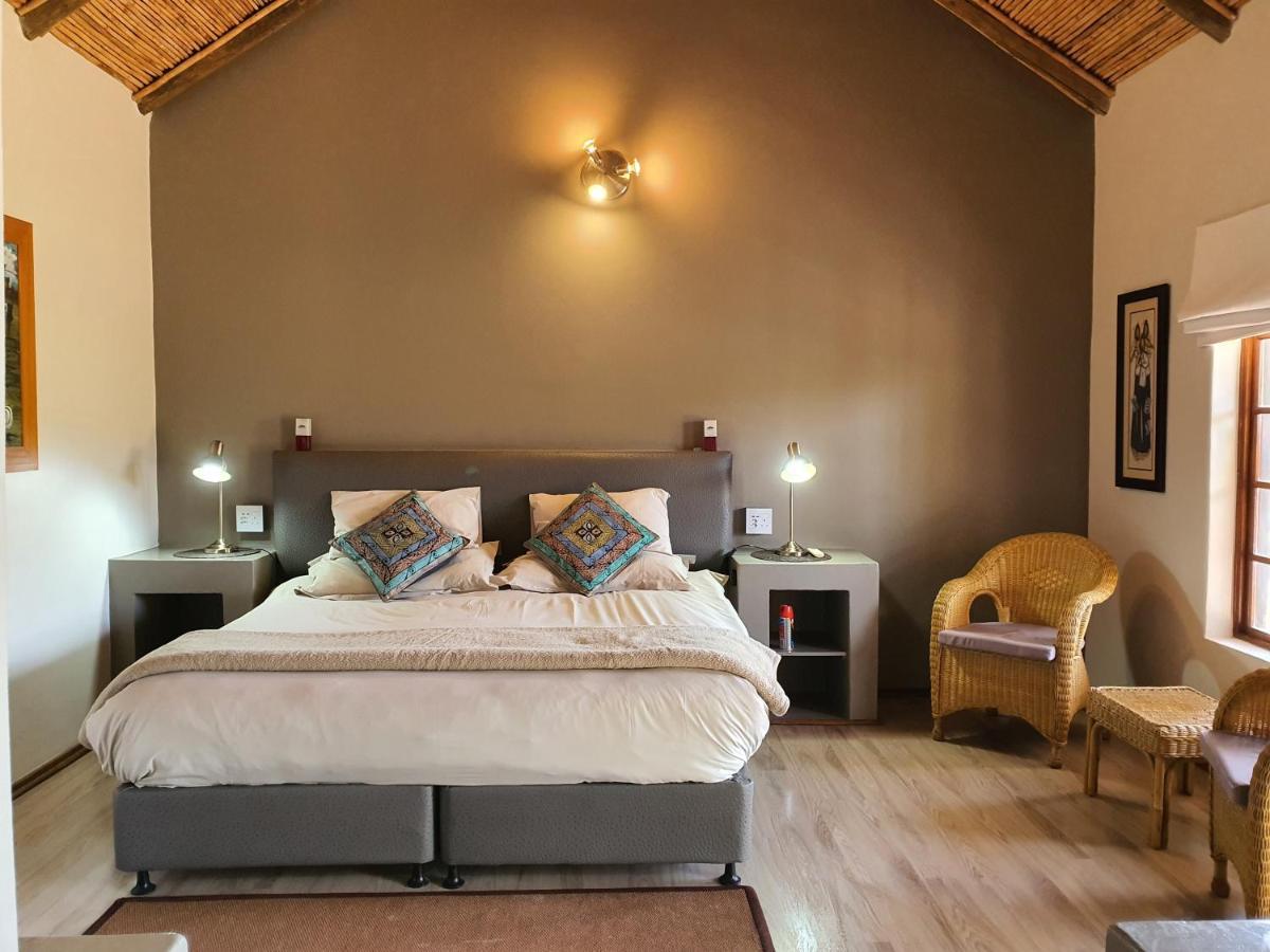 Thabile Lodge Oudtshoorn Exterior foto